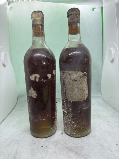 null 2 bottles Château D'YQUEM 1928, 1er cru supérieur Sauternes (1 ett, eta, 1 SE,...