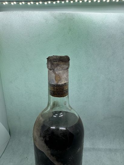null 1 bouteille Château GUIRAUD, 1° cru Sauternes1929 (étiquette intacte mais difficile...