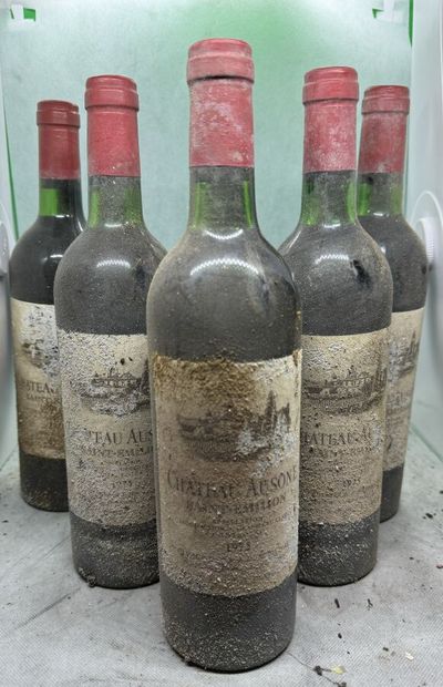 null 6 bouteilles Château AUSONE, 1° Grand Cru St-Émilion 1975 (ets, ea, J)