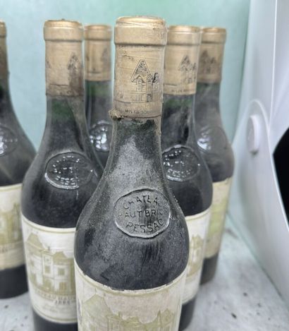 null 6 bottles Château HAUT-BRION 1985, 1° cru Pessac-Léognan (ela fânées, elt, niveaux...