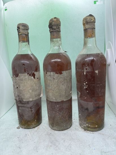 null 3 bottles Château CLIMENS 1928, 1° cru Barsac (2 ea LB but legible, 1 SE, B...