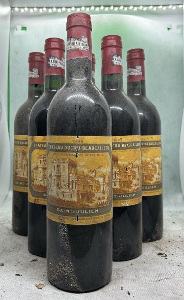 null 6 bouteilles Château DUCRU-BEAUCAILLOU, 2° cru Saint-Julien 1985 (etla, es)