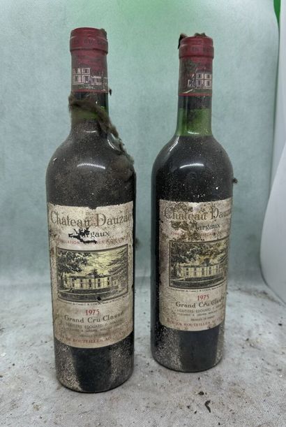 null 2 bottles Château DAUZAC 1975, 4° cru Margaux (elt, 1 J)