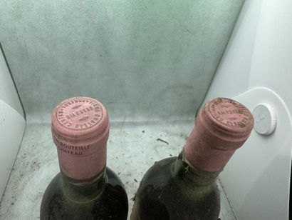 null 2 bouteilles VIEUX Château CERTAN, Pomerol 1982 (es, elt, J)
