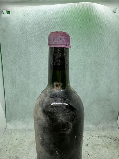 null 1 bottle PETRUS 1945, Pomerol (SE, vintage assumed by proximity of storage,...
