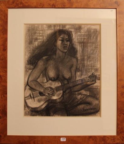 Jacques BOULLAIRE (1893-1976) Jeune fille à la guitare. Dessin au fusain, signé en...