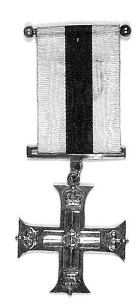 null Royaume-Uni : Military Cross (1914), fabrication française en argent au monogramme...