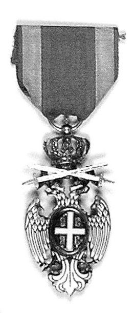 null Insigne de chevalier du 2ème modèle (après 1903), à titre militaire (1915),...
