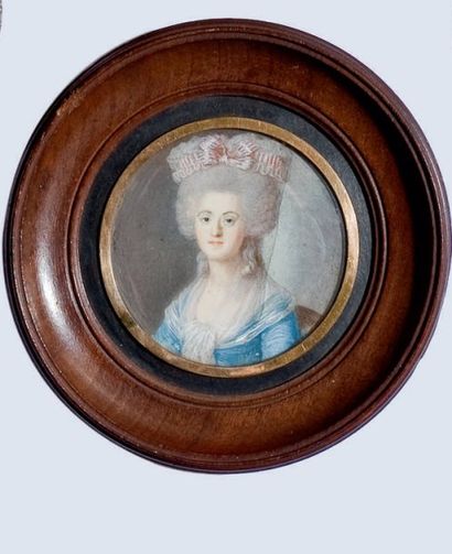 null MINIATURE circulaire sur ivoire. Guyonne Elisabeth de MONTMORENCY-LAVAL, duchesse...