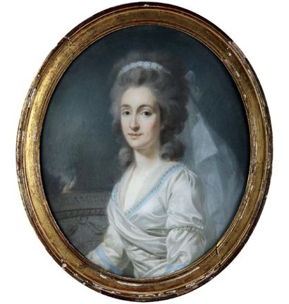 ÉCOLE FRANÇAISE du XVIIIe siècle JEUNE FEMME PORTANT DES PERLES, DEVANT L'AUTEL DE...