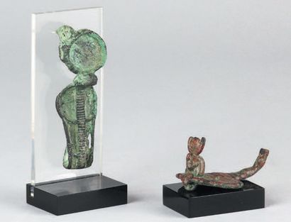 null SELKIS ET URAEUS Bronze.
Égypte, Basse Époque.
Long.: 5 cm -
Haut.: 7 cm