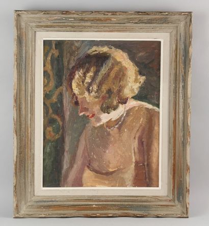 ECOLE FRANCAISE DU XXème siècle 

Portrait de femme de trois-quarts.

Huile sur carton.

Haut....