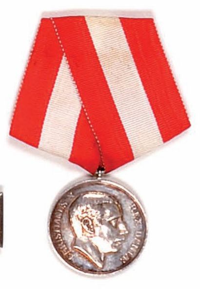 LA GUERRE DE 1914-1918 - DISTINCTIONS DES PAYS ALLIÉS Danemark : Médaille du Schleswig...