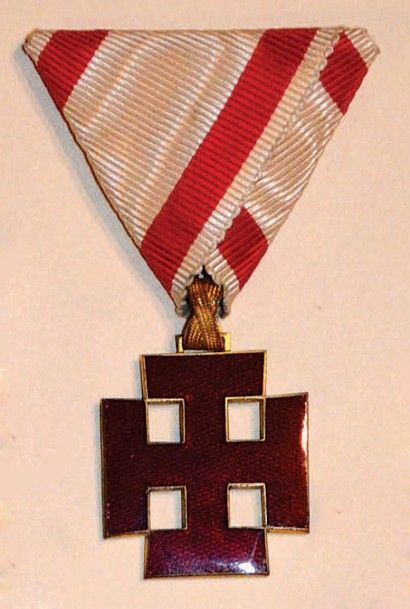 null *Ordre du Mérite Autrichien (1934-1938) Croix de chevalier de 1ère classe, 32...