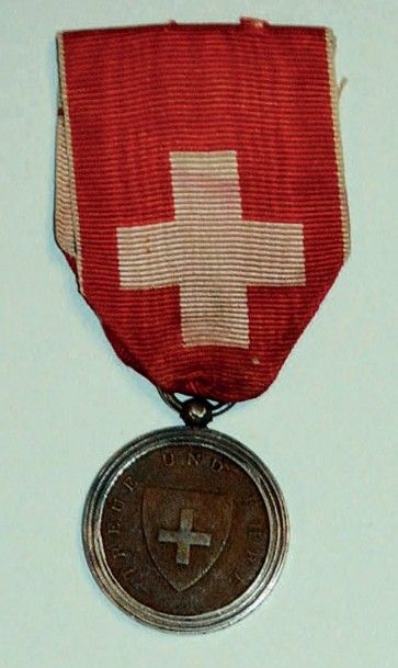 null *Médaille d’Yverdon (1815) Médaille, 29 mm, en fer noirci largement cerclé d'argent,...