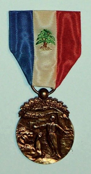 null *FRANCE Médaille du Mérite libanais (1922) : Médaille de Vermeil («1ère classe»)...