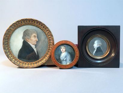 null École française vers 1800
Portrait d'homme à la veste noire, de profil
Aquarelle...