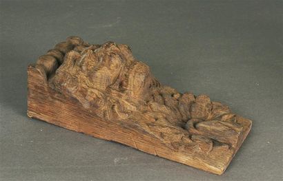 null MASQUE DE LION en chêne sculpté et décapé.
XVIIe siècle
Haut. 23 cm - Larg....