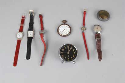 null Lot comprenant cinq montres bracelet, une montre de gousset et un réveil.