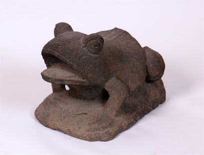 null SCULPTURE en granit représentant une grenouille.
XIXe siècle
Haut. 27 cm - Larg.40...