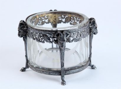 null Petite JARDINIÈRE ronde en cristal facetté gravé de guirlandes de laurier, la...