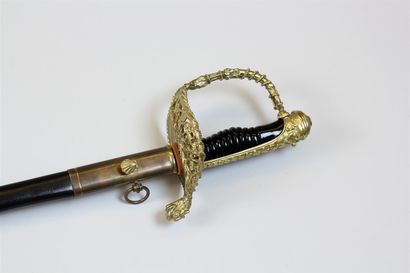 null SABRE D'OFFICIER de Marine, poignée en bronze doré du type 1837 à décor d'une...