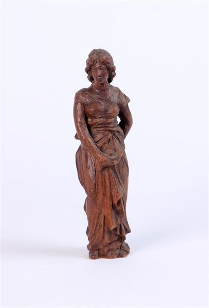 null STATUETTE en bois sculpté représentant une jeune fille.
XIXe siècle
Haut. 19...