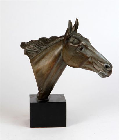 null Irénée ROCHARD (1906-1984)
Tête de cheval
Epreuve en bronze de patine brune,...