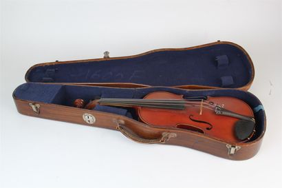 null VIOLON moderne portant une étiquette Compagnon
Long. 33,8 cm
Bon état, une égrenure...