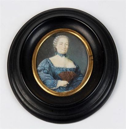 null ÉCOLE FRANÇAISE DE LA FIN DU XVIIIe SIÈCLE
Portrait de dame à la robe bleue...