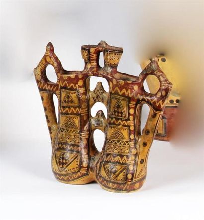 null LAMPE de cérémonie Kabyle en terre cuite peinte et vernissée à décor de motifs...