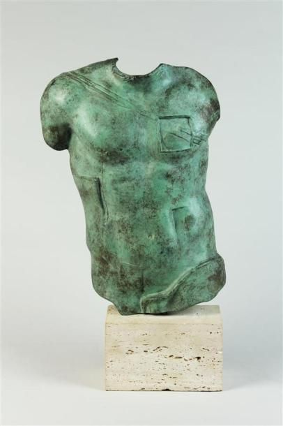 null IGOR MITORAJ (1944-2014)
Persée, 1988
Épreuve en bronze à patine vert antique,...