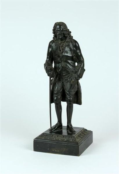 null ÉCOLE FRANÇAISE DU XIXe SIÈCLE D'APRÈS HOUDON
Voltaire en pied
Épreuve en bronze...