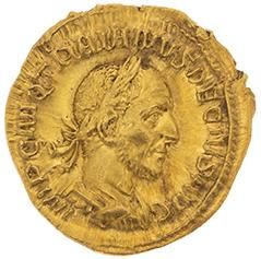 null TRAJAN DECE (249-251) 
Auréus (250-251). Rome. 4,63 g. Son buste lauré et cuirassé...