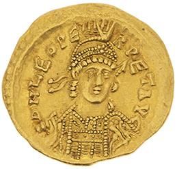 null LEON (457-474) 
Solidus. Constantinople. 4,40 g. Son buste armé et cuirassé...