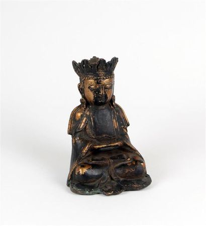 null BOUDDHA en bronze patiné et restes de dorure, il est représenté assis en méditation
Chine
Haut....