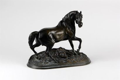 null D'APRÈS PIERRE-JULES MÈNE (1810-1879)
Cheval libre
Épreuve en bronze à patine...