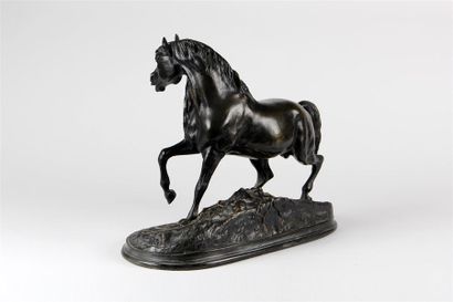 null D'APRÈS PIERRE-JULES MÈNE (1810-1879)
Cheval libre
Épreuve en bronze à patine...