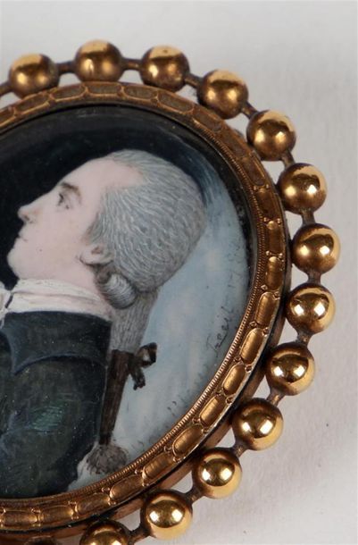 null ÉCOLE FRANÇAISE DU XVIIIe SIÈCLE
Portrait d'homme de profil
Miniature ovale,...