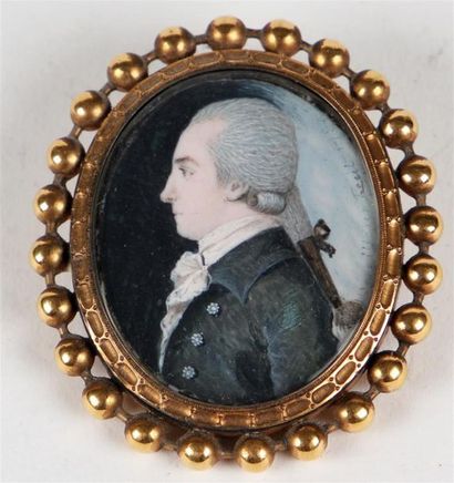 null ÉCOLE FRANÇAISE DU XVIIIe SIÈCLE
Portrait d'homme de profil
Miniature ovale,...