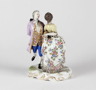 null GROUPE en porcelaine représentant un couple d'élégants dansant
Meissen, fin...
