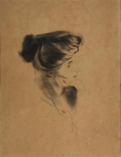 null ANTONIO DE LA GANDARA (1861-1917)
Tête de jeune femme de profil
Crayon et estompe,...