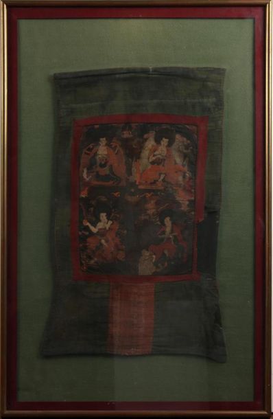 null TIBET - Vers 1900
TANGKA, détrempe sur toile, quatre lama assis. 
Usures
Haut....