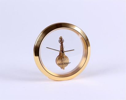 null JAEGER-LECOULTRE
PENDULETTE squelette circulaire en laiton doré, cadran signé...