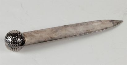 null HERMÈS PARIS
COUPE-PAPIER balle de golf en métal argenté
Long. 25 cm