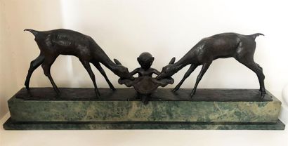 null ARY JEAN LÉON BITTER (1883-1973)
Biches et faune
Épreuve en bronze patiné, signée,...