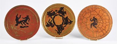 null JEAN MAYODON (1893-1967)
Lot de trois ASSIETTES en céramique à corps circulaire...