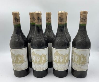 null 8 bouteilles CH. HAUT-BRION, 1° cru Pessac-Léognan 1999 (étiquettes légèrement...