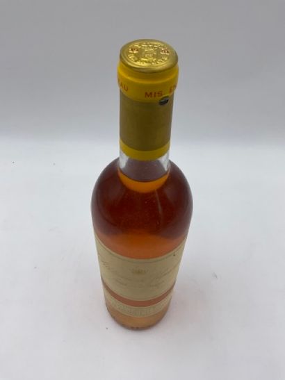 null 1 bouteille CH. D'YQUEM, 1° cru supérieur Sauternes 1981 (capsule légèrement...