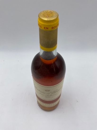 null 1 bouteille CH. D'YQUEM, 1° cru supérieur Sauternes 1975 (étiquette sale, niveau...